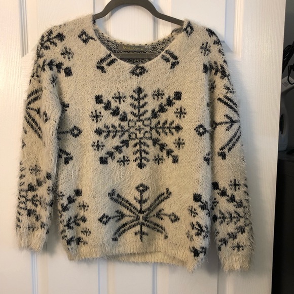 finn & clover Sweaters - 3/$25 Finn and Clover snowflake sweater
